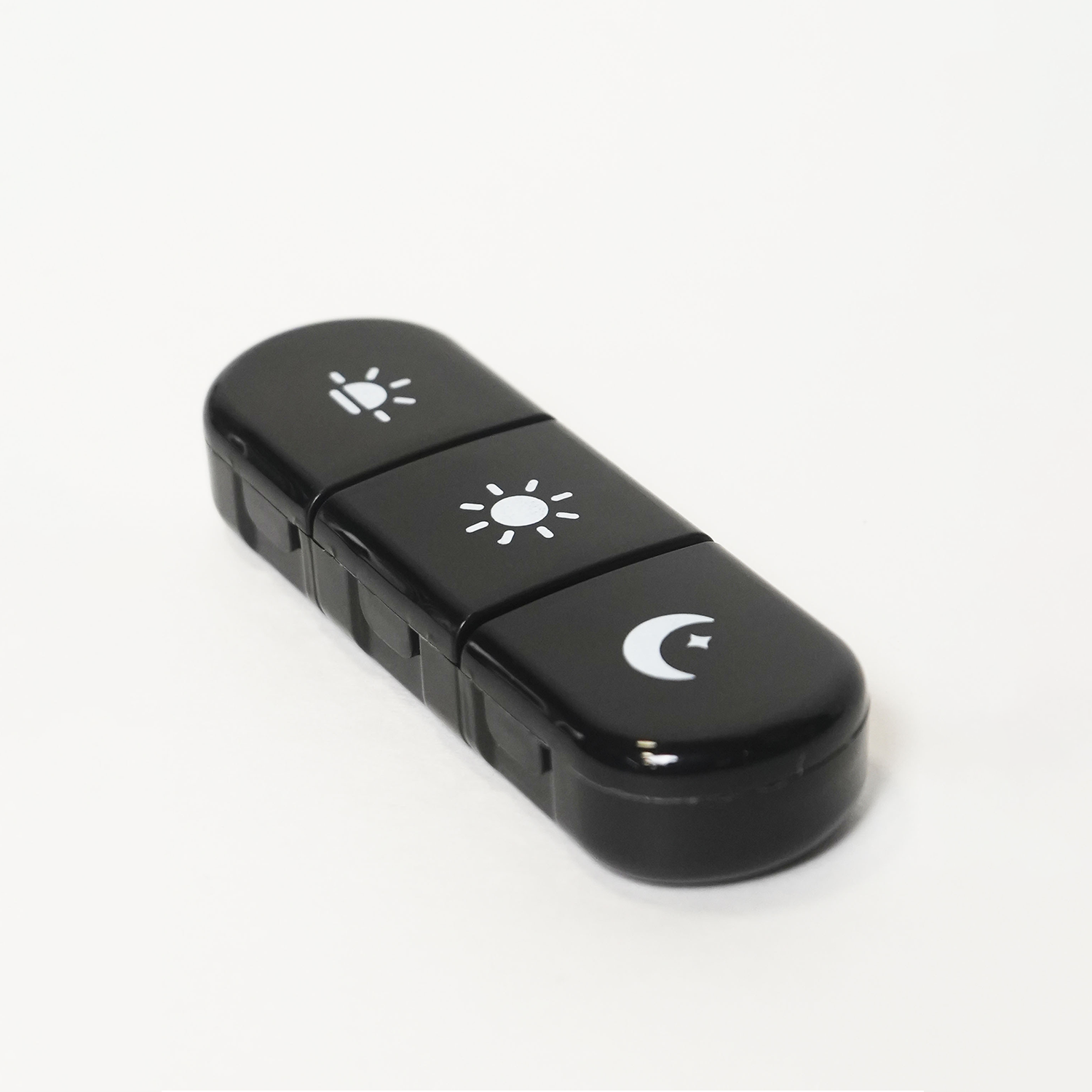 NOVA PHARMA - Pill Organizer | Portable 7-Day Pillboxes